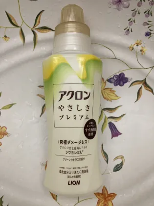 おしゃれ着用洗剤 アクロン やさしさプレミアム