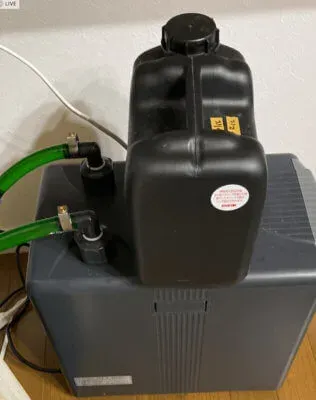 ZC-500αの下に防振材を設置