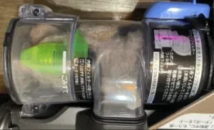 ダストケースに猫の毛が溜まった状態2