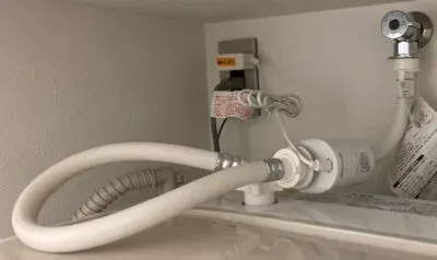銀イオンホースを洗濯機の給水口に取り付けた状態