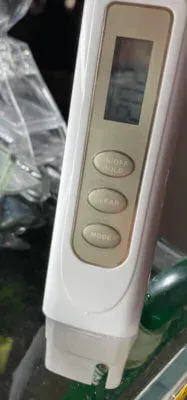 メダカ水槽をTDSメーターで測定した結果（202ppm）