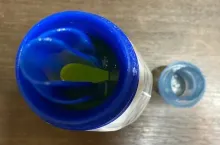 青い注ぎ口（外れない構造）