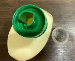 緑色の中蓋部分