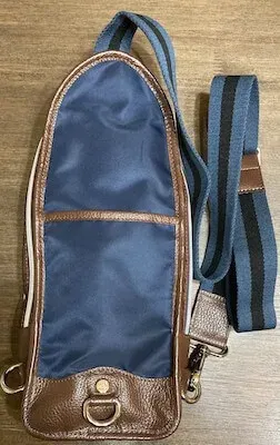 ボディバッグ背面全体