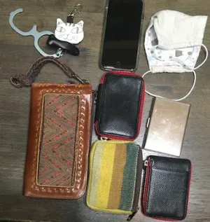 中に収納していた荷物一式