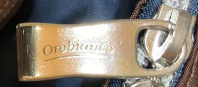 ファスナー引手のOrobianco刻印