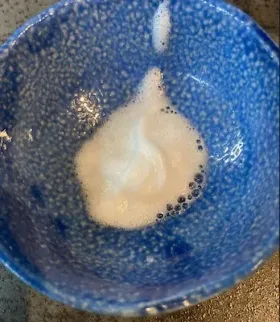 吐出口清掃後に食器洗いせっけんを吐出した状態