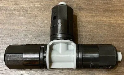 側面から見たT型ジョイント