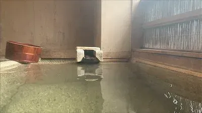 万翆楼 客室のラドン温泉風呂