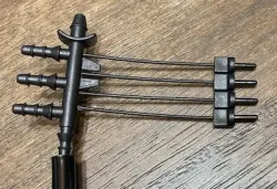 ゴム張り手袋を使った差し込み作業