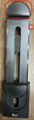 側面のロック解除を押して上フックをスライド