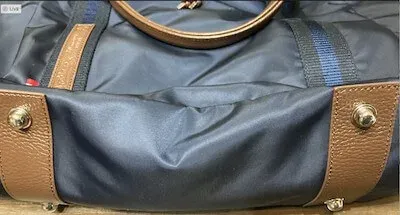 底鋲の土台に使われている本革パーツ