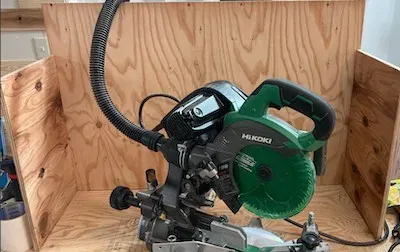 構造用合板で作ったスライド丸鋸用フェンス