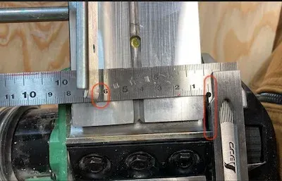 電気かんなの先端から刃までの距離11cm