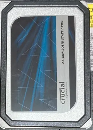 手順3：SSDと9.5mmスペーサー、フィルムの準備