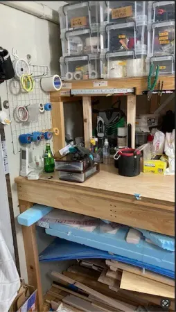 作業台下の1000mm以上の木材置き場