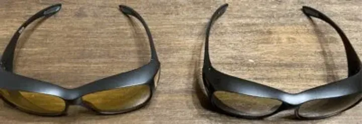 50代必見、日中の眩しさに偏光調光レンズ、夜ドライブに遮光レンズ、眼鏡にオーバーグラス