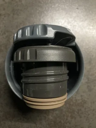 山専ボトルの内栓ユニット全体