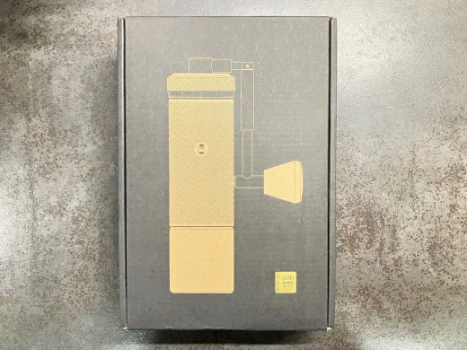 TIMEMORE Chestnut S3（栗子 S3）手挽きコーヒーミルの外箱とS2C890ステンレス刃ステッカー